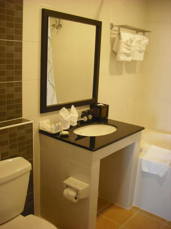 Ampo Residence Ayutthaya Eksteriør bilde